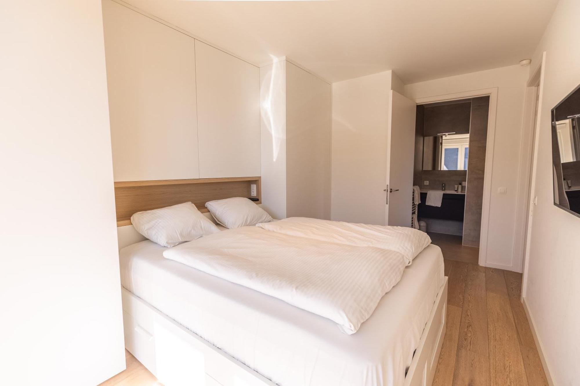 The Bay Luxurious Full Sea View Apartment Кадзанд Екстериор снимка