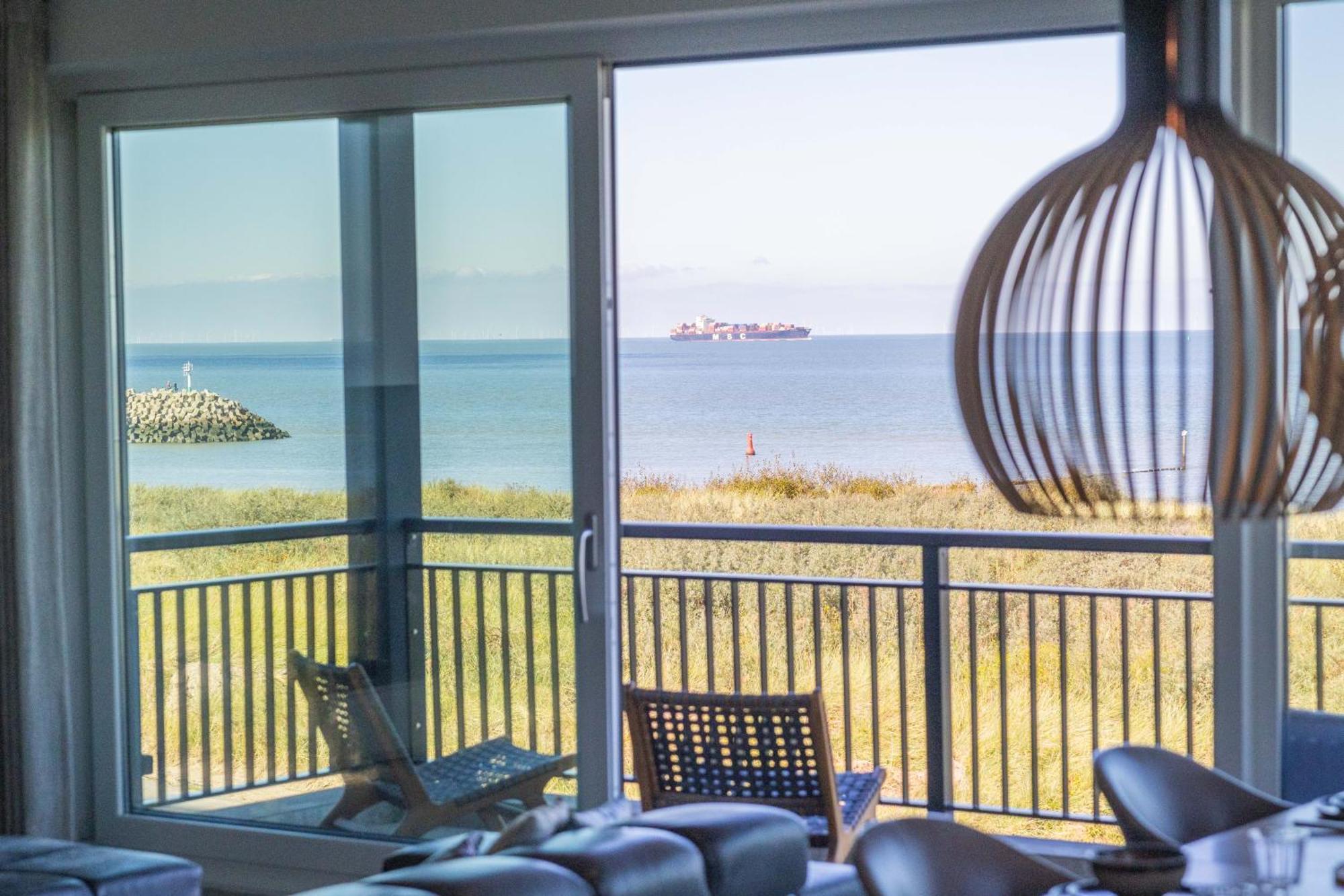 The Bay Luxurious Full Sea View Apartment Кадзанд Екстериор снимка